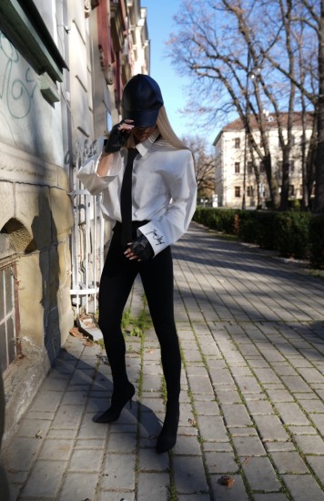 Biała koszula oversize z bawełny - klasyczny fason z szerszymi ramionami BROKEN WHITE 