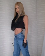 Kobiece klasyczne spodnie jeansowe z prostą nogawką w kolorze ciemno niebieskim DENİM STAR