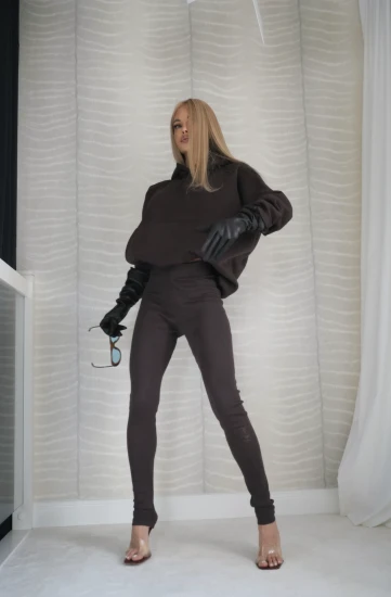 Sportowa bluza z kapturem w kolorze brązowym SPORT MOVE BROWN