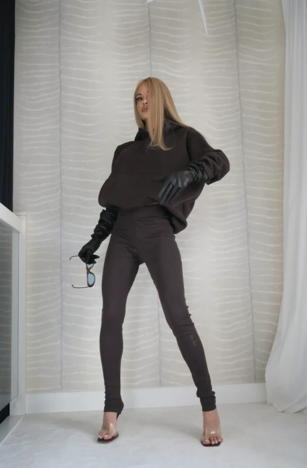 Sportowa bluza z kapturem w kolorze brązowym SPORT MOVE BROWN
