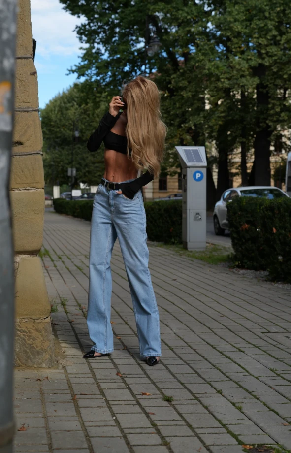 Klasyczne jasno niebieskie jeansy z prostą nogawką CLASSIC BLUE JEANS