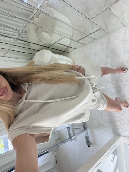 Summer SPORT Club – Nude Sand Set - letni beżowy komplet z bluza i szortami z dzianiny dresowej 