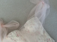 Boho gorset w kwiatowy print z wiązanymi ramiączkami z tiulu