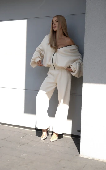 THE AUTUMN EDIT - kobiece spodnie dresowe w kolorze ecru z bawełny organicznej ECRU SENSUAL PANTS 