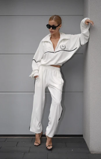 THE AUTUMN EDIT CLUB - kobiecy zestaw dresowy w stylu lat 90 ECRU VELVET SET