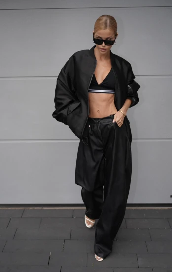 HUNTER GRACE CAPAULE - kobiece spodnie z eko skóry WIDE LEG BLACK 
