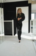 Jeansy spodnie w kolorze czarnym z przetarciami DARK MIST JEANS