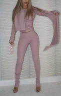 Cieplutka, super elastyczna bluza w kolorze puder róż – ROSE GLOW FIT