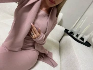 Cieplutka, super elastyczna bluza w kolorze puder róż – ROSE GLOW FIT