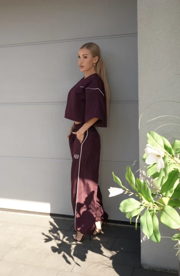 THE CITY IS MINE - śliwkowe spodnie dresowe w stylu lat 90 z lamówką PLUM PANTS 