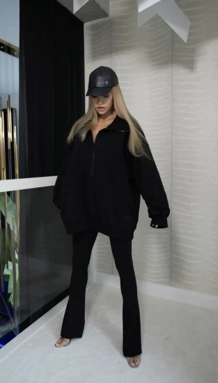 BLACK EASE - kobieca , sportowa bluza z kominem na zamek w kolorze czarnym 