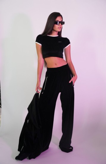 Spodnie dresowe z aksamitu  w czarnym kolorze Black Dream Cargo 